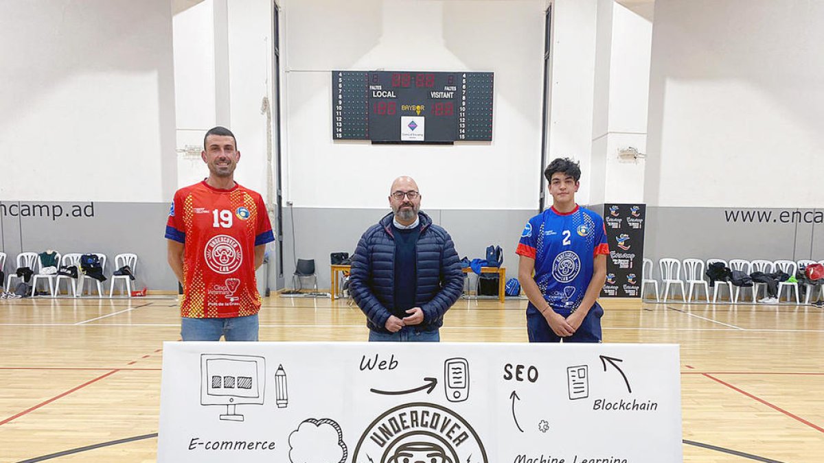 Acord entre UndercoverLab i CV Encamp.