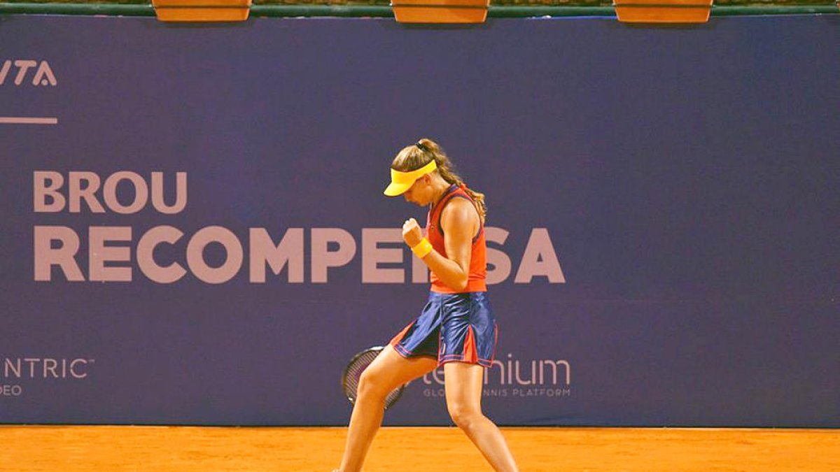 Vicky Jiménez celebra un punt al WTA Open de Montevideo.