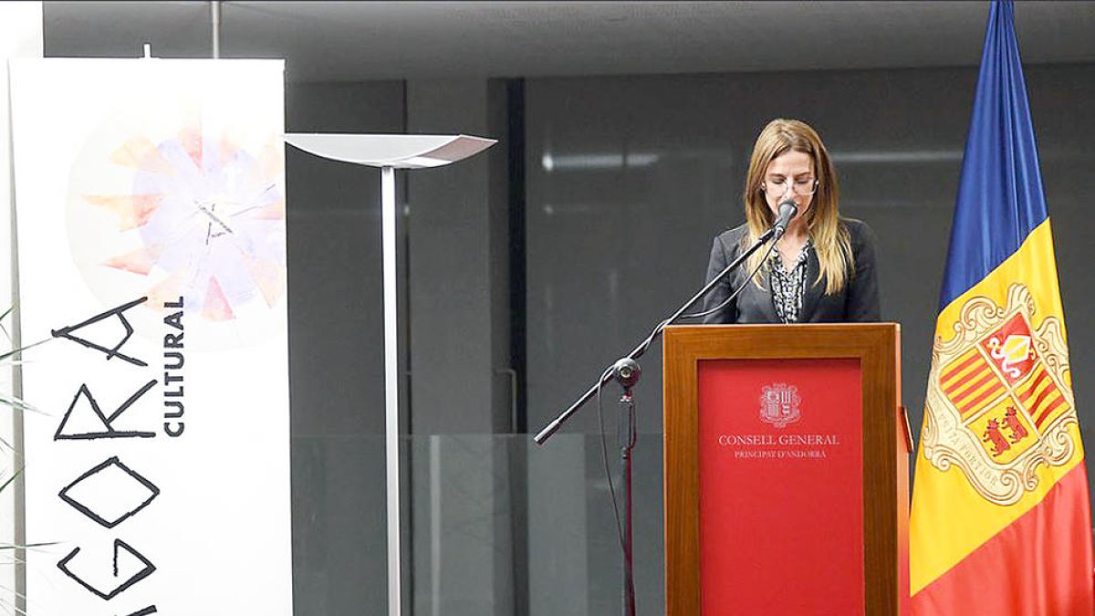 Sílvia Riva durant l'acte d'homenatge a Sergi Mas.