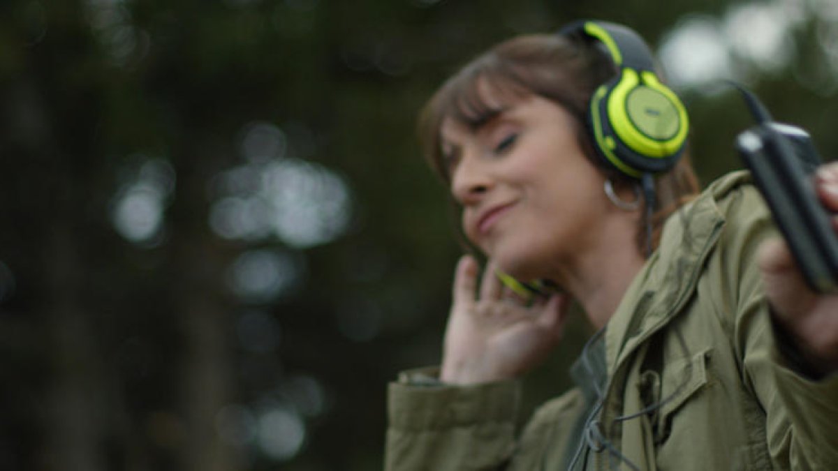 L'actriu Íngrid Rubio en un fotograma del curtmetratge.