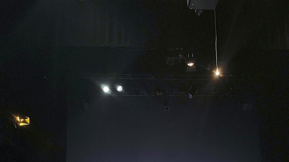 Irina Robles, Núria Montes i Annabel Castan, en una de les escenes de l'obra.