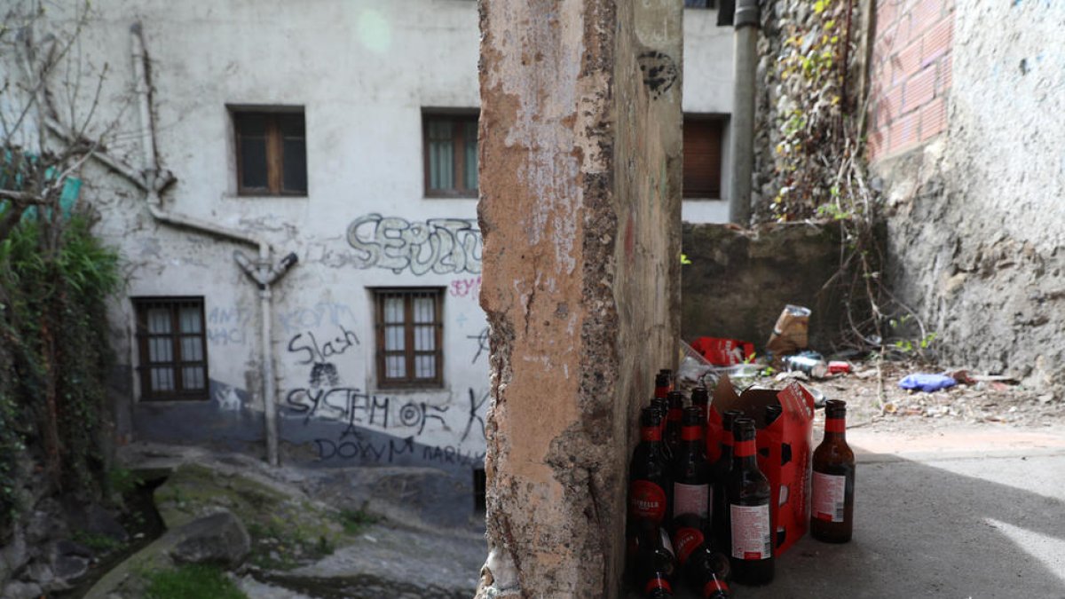 Restes d'un botellot.