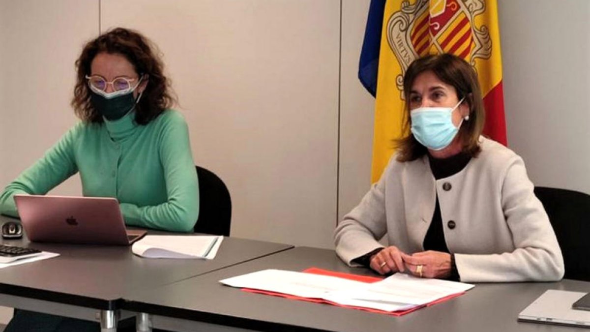 Un moment de la reunió de la comissió.