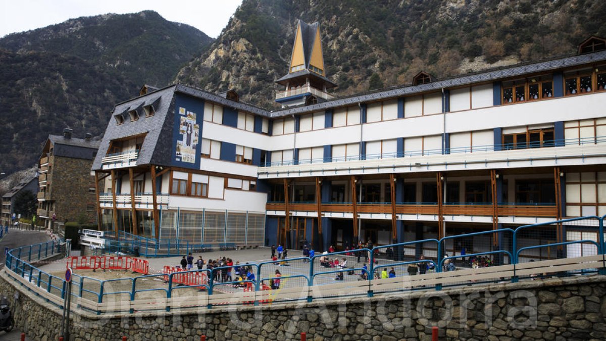 El cribratge avui al Janer ha obligat a tancar moltes aules de primària