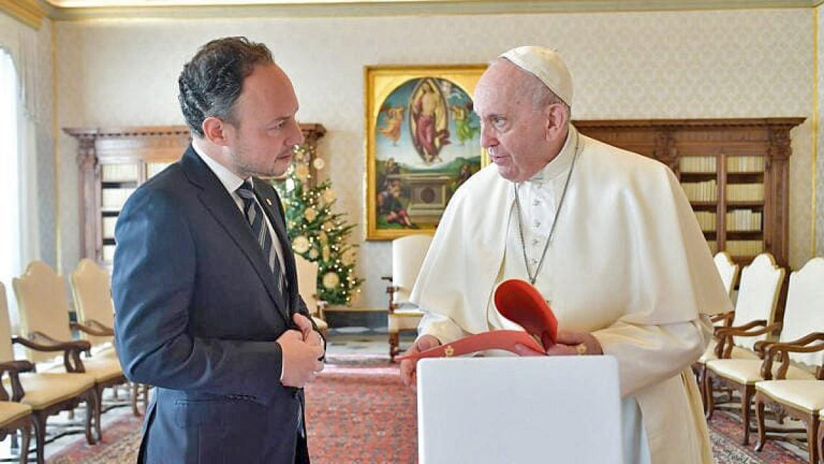 La trobada a la Santa Seu i el coronavirus, als set tuits