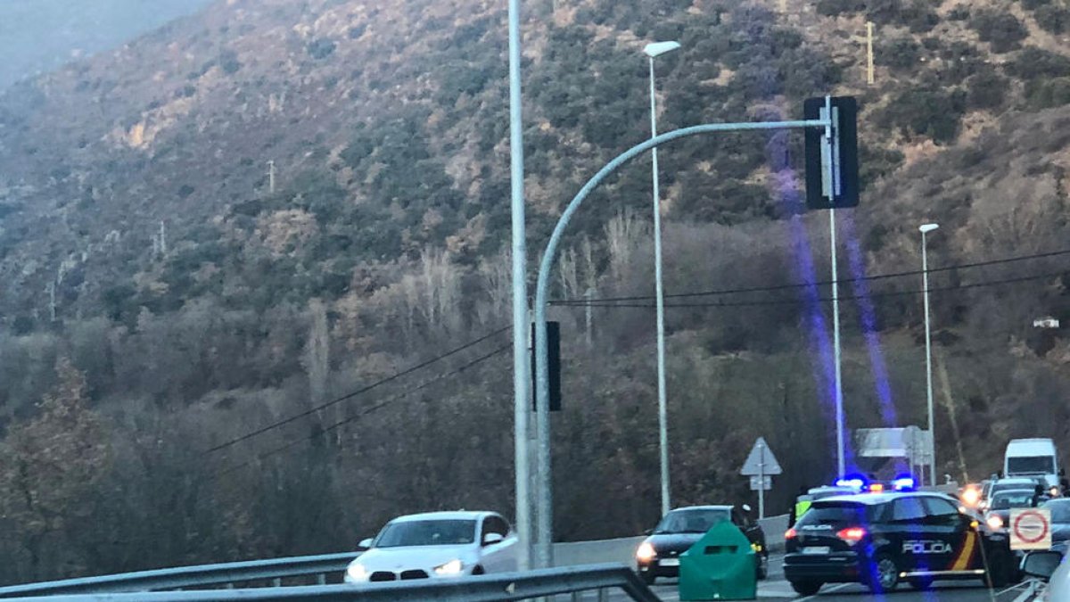 El control de la policia espanyola a Anserall.