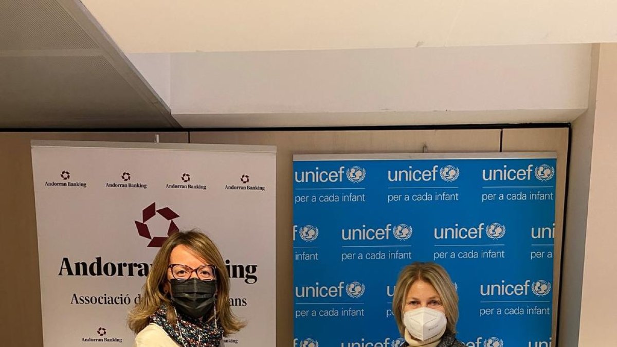 Lliurament del xec solidari d'Andorran Banking a Unicef Andorra