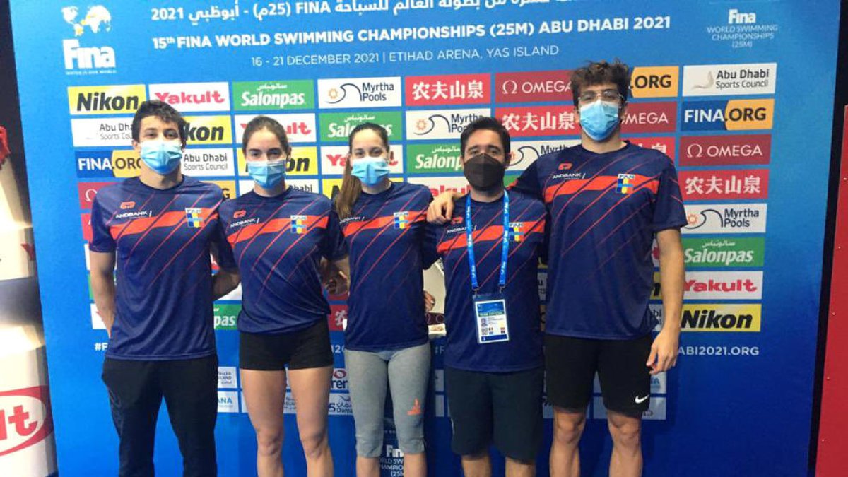 Els quatre representants andorrans al Mundial i Maltrana, a Abu Dhabi.