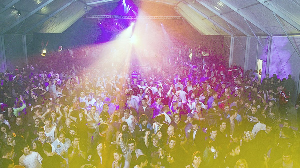 La primera edició de l'And Other Festival va aconseguir reunir unes 3.000 persones.