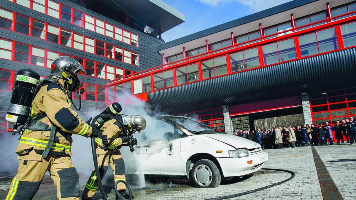 Demostració davant les autoritats el dia de la inauguració del parc, el 23 de gener del 2007.