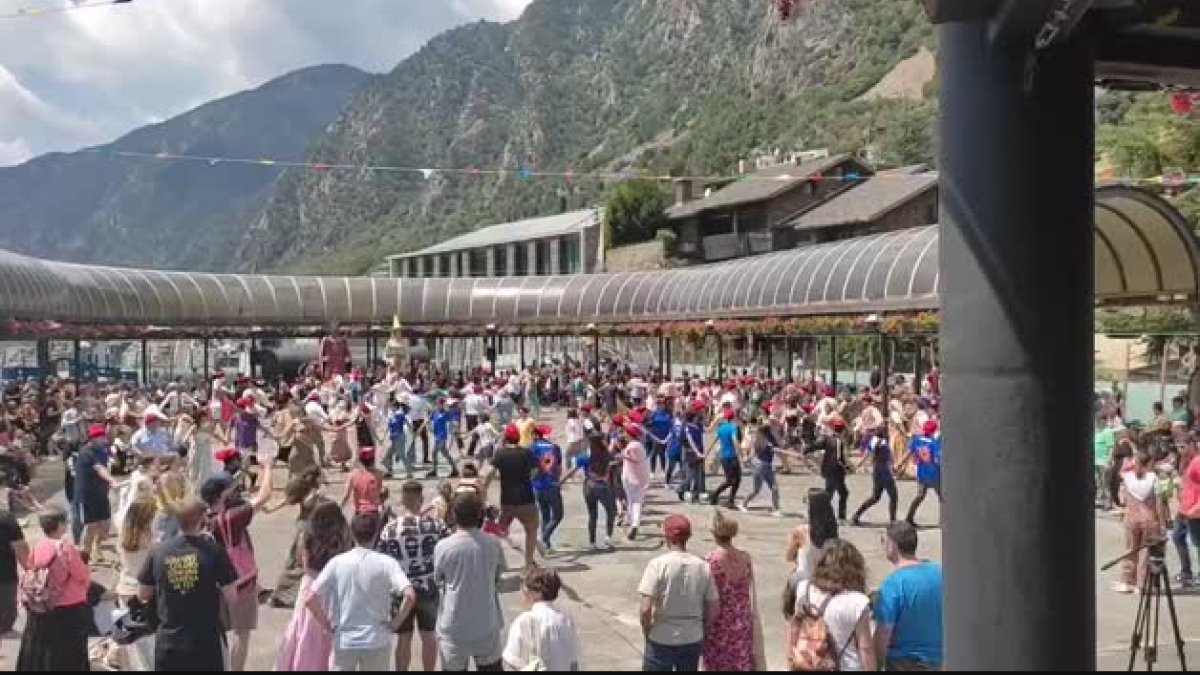 La capital balla el Ball del Contrapàs