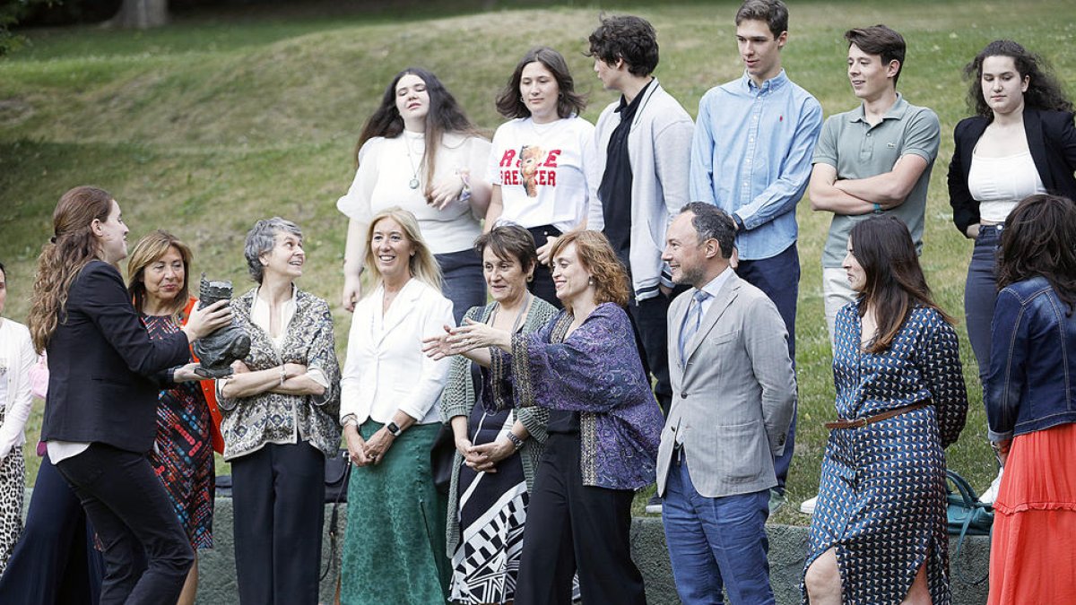 Laura gonzalvo rep el premi carlemany