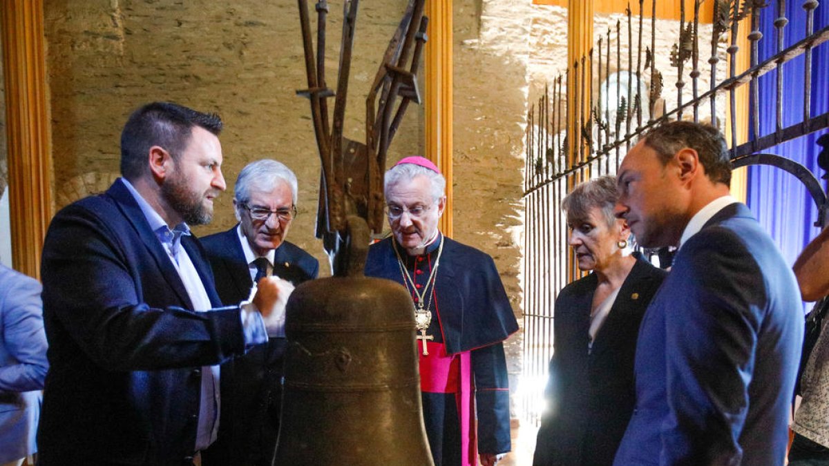 La campana torna a casa 50 anys després