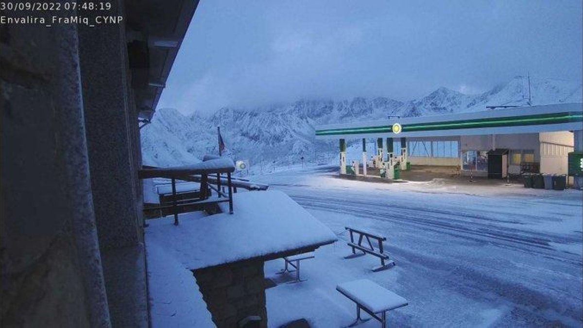 Carreteres emblanquinades al port d'Envalira