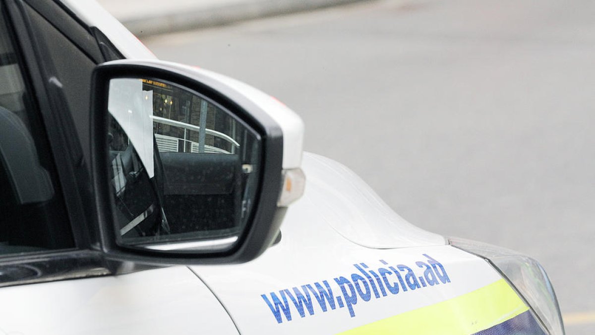 Un vehicle del cos de policia.