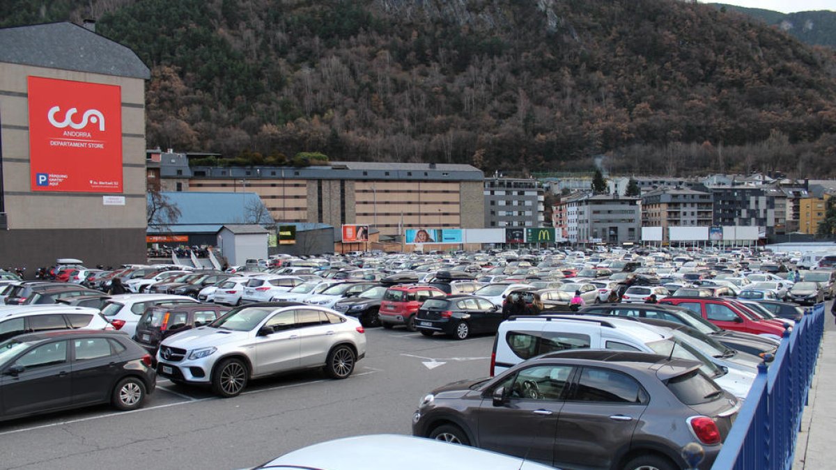 L'aparcament del Parc Central, ahir a la tarda.