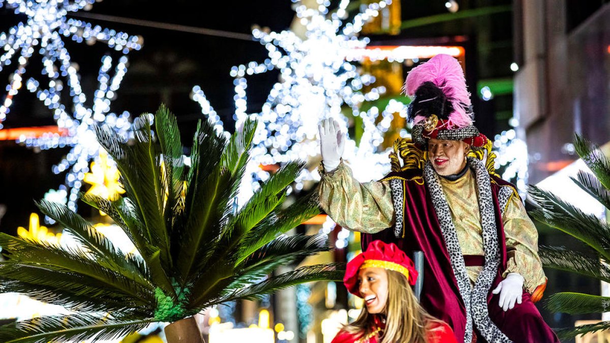 Una carrossa a la cavalcada conjunta del 5 de gener del 2020.