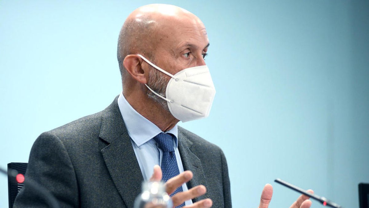 El ministre Martínez Benazet, en la roda de premsa posterior al consell de ministres.