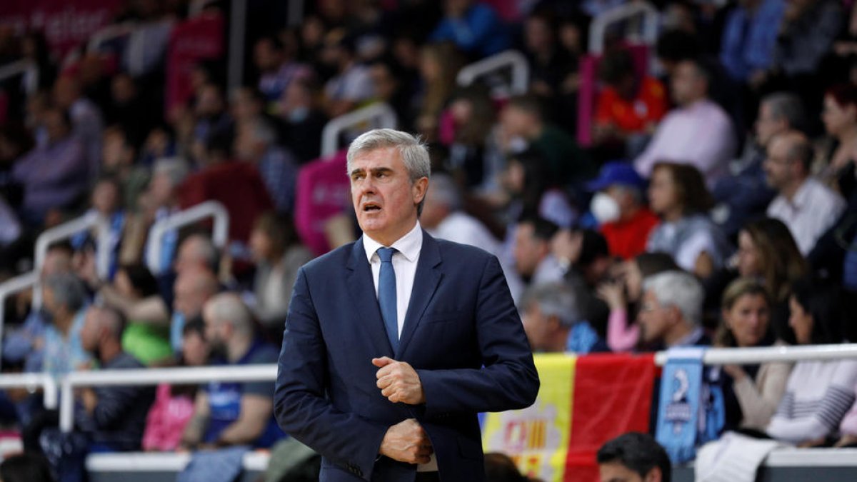 L'entrenador del MoraBanc Andorra, ahir.