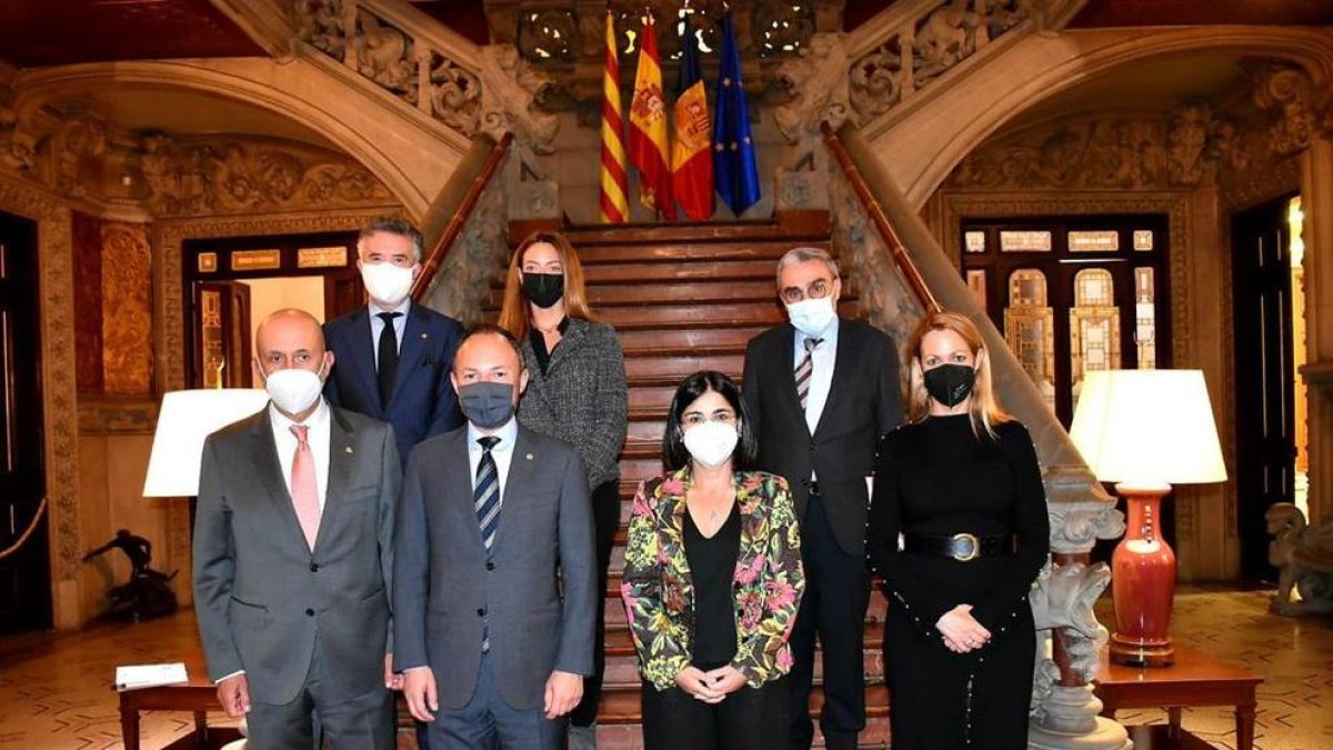 La delegació andorrana a la seu de la delegació del govern espanyol a Catalunya