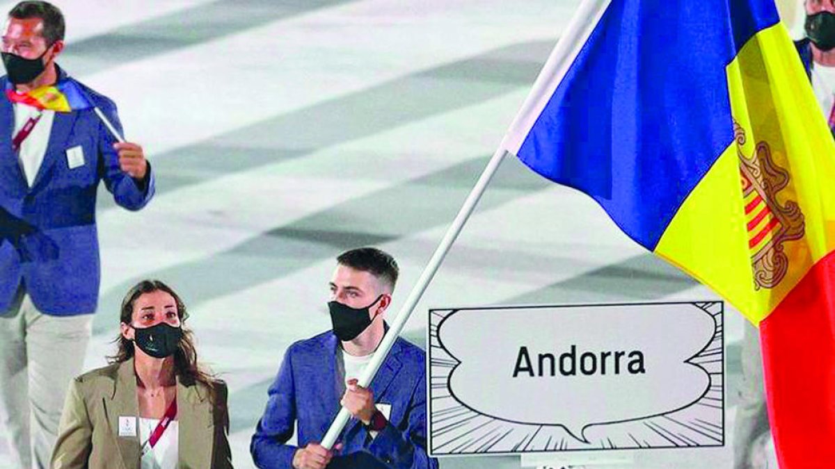 Mònica Doria i Pol Moya durant la cerimònia d'inauguració dels Jocs Olímpics de Tòquio.