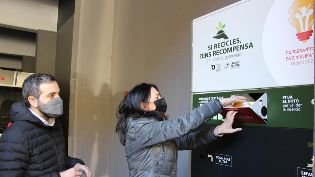 La màquina de reciclatge invers d'Ordino