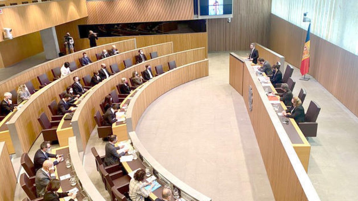 La sessió del Consell General que va aprovar les sancions a Rússia.