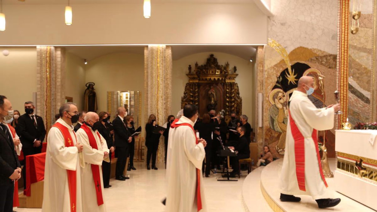 La missa va celebrar-se al matí.