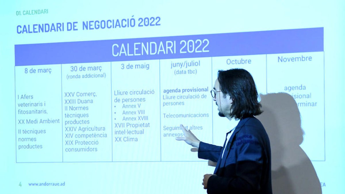 Landry Riba, secretari d'Estat d'Afers Europeus, en la trobada informativa per explicar l'estat de la negociació.