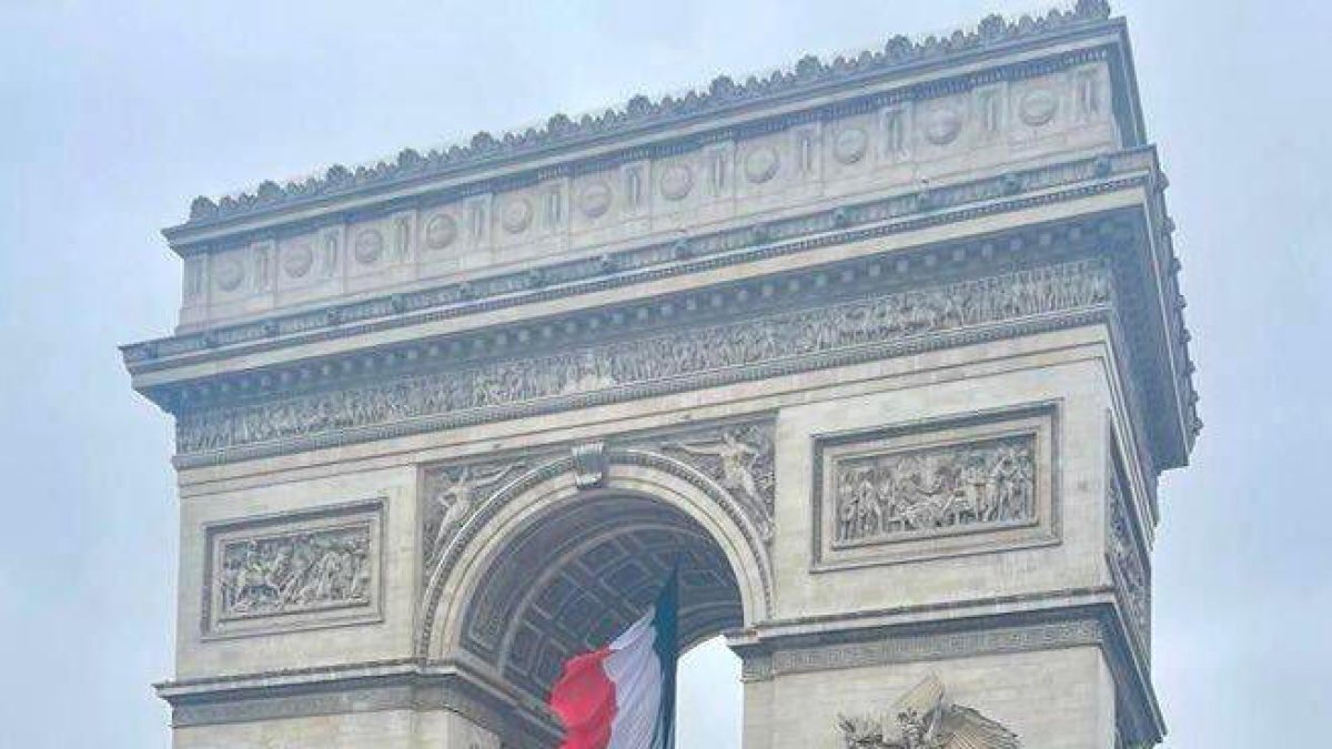 Espot i Suñé, a l'acte del Dia de la Victòria a París
