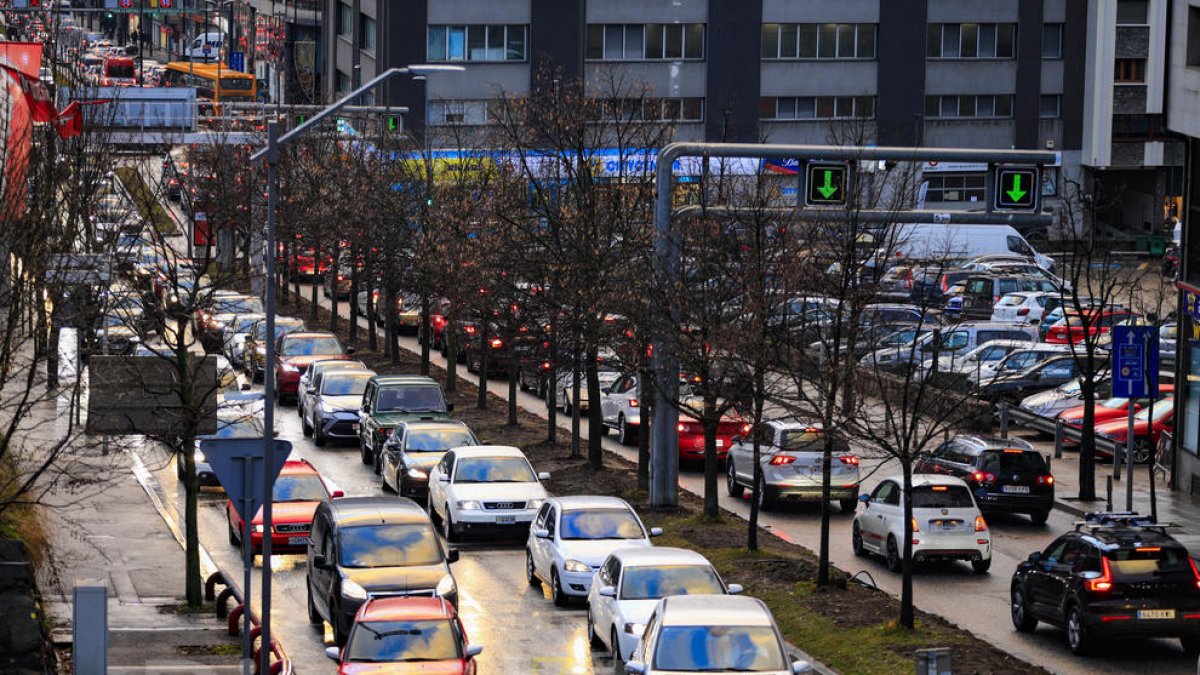 Cues entrada de vehicles
