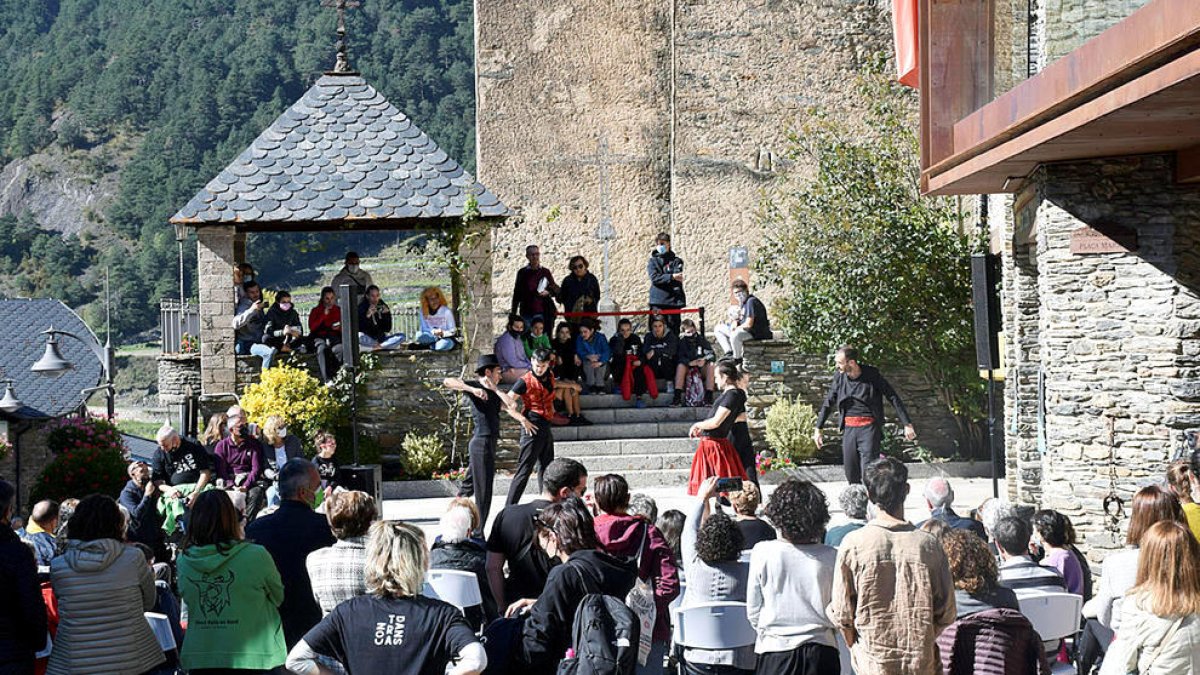 Un dels espectacles del festival Contradans.