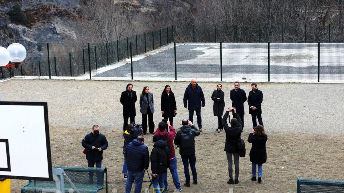 Acte de signatura del conveni a l'escola Agora