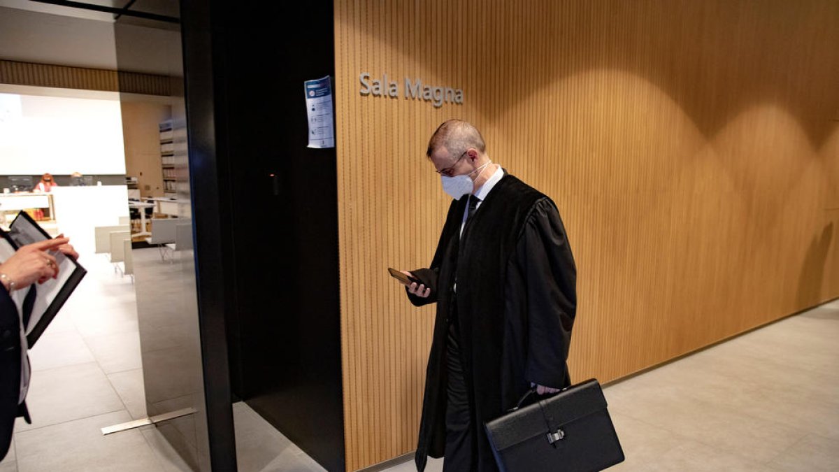 El lletrat Josep Anton Silvestre va protagonitzar la seva pròpia defensa.