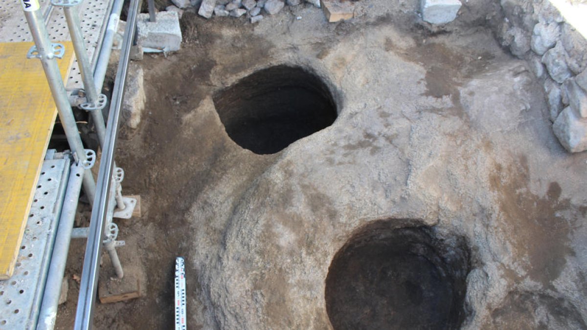 La sitja descoberta durant les obres.