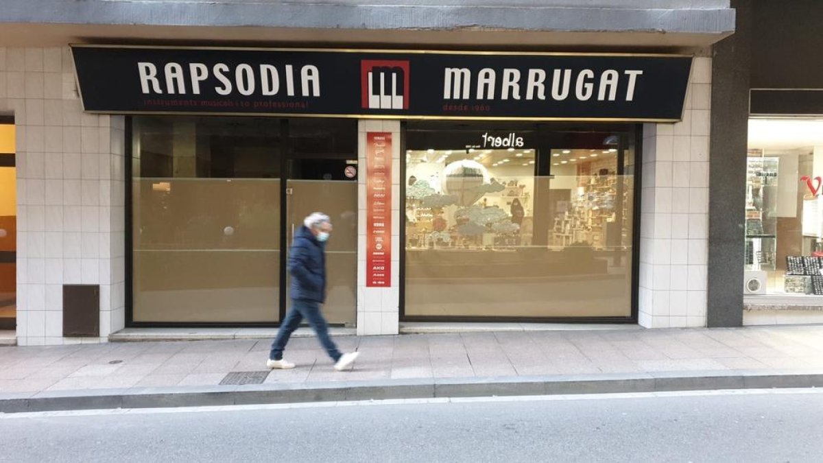 Façana actual de la botiga Marrugat Rapsodia al carrer Bonaventura Riberaygua.