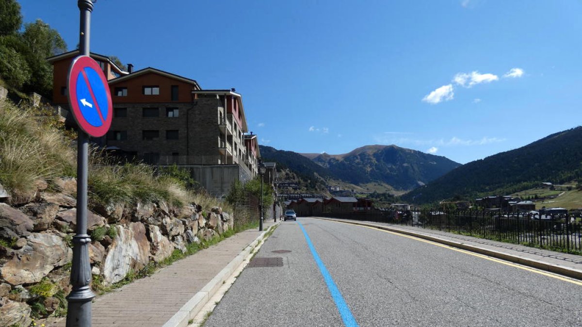 Aparcaments de zona blava a Canillo.