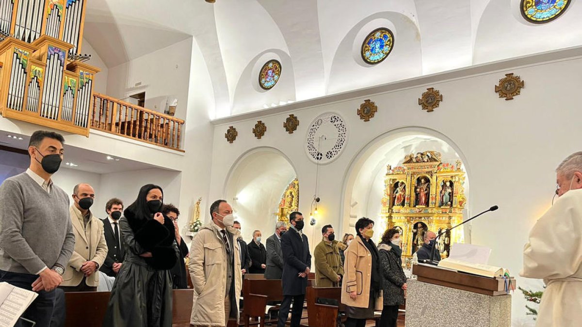 El cap de Govern, ahir durant la missa.