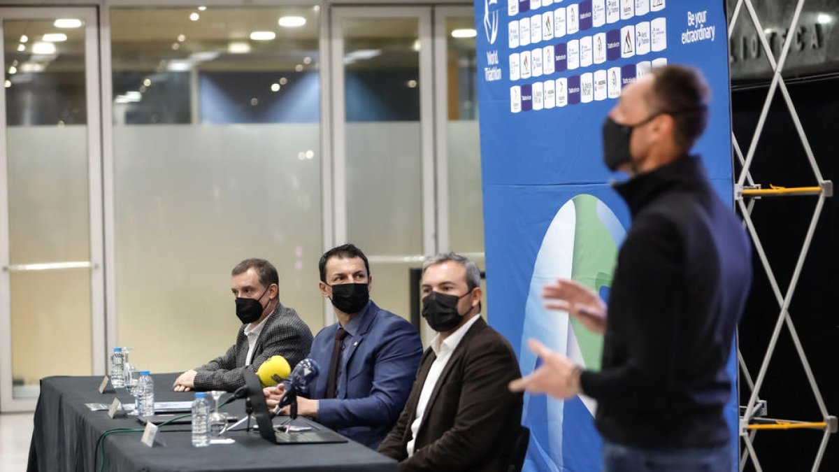 Presentació ahir del Mundial de triatló d'hivern.