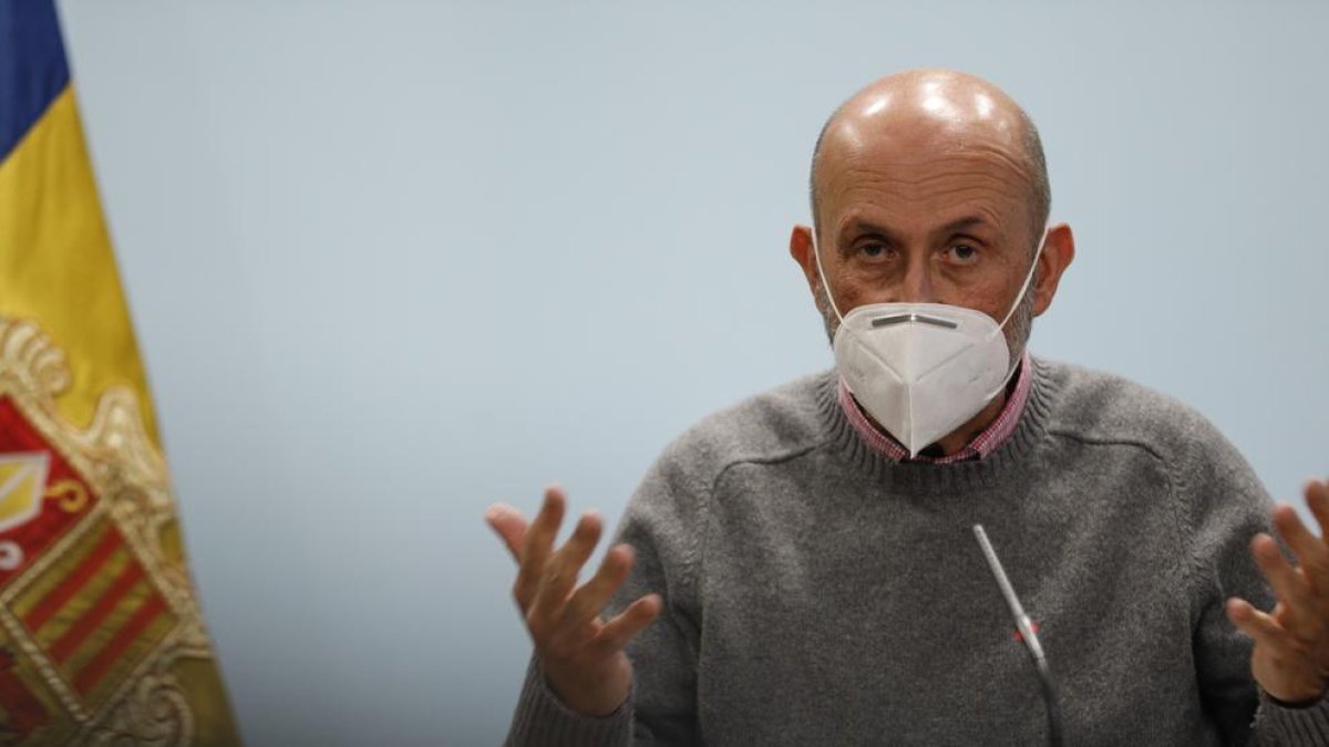 Joan Martínez Benazet donant explicacions sobre les TMA aquesta tarda