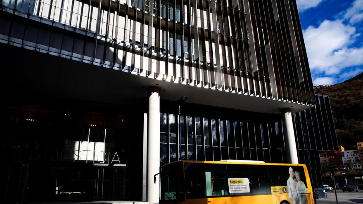 Un bus de transport públic nacional.