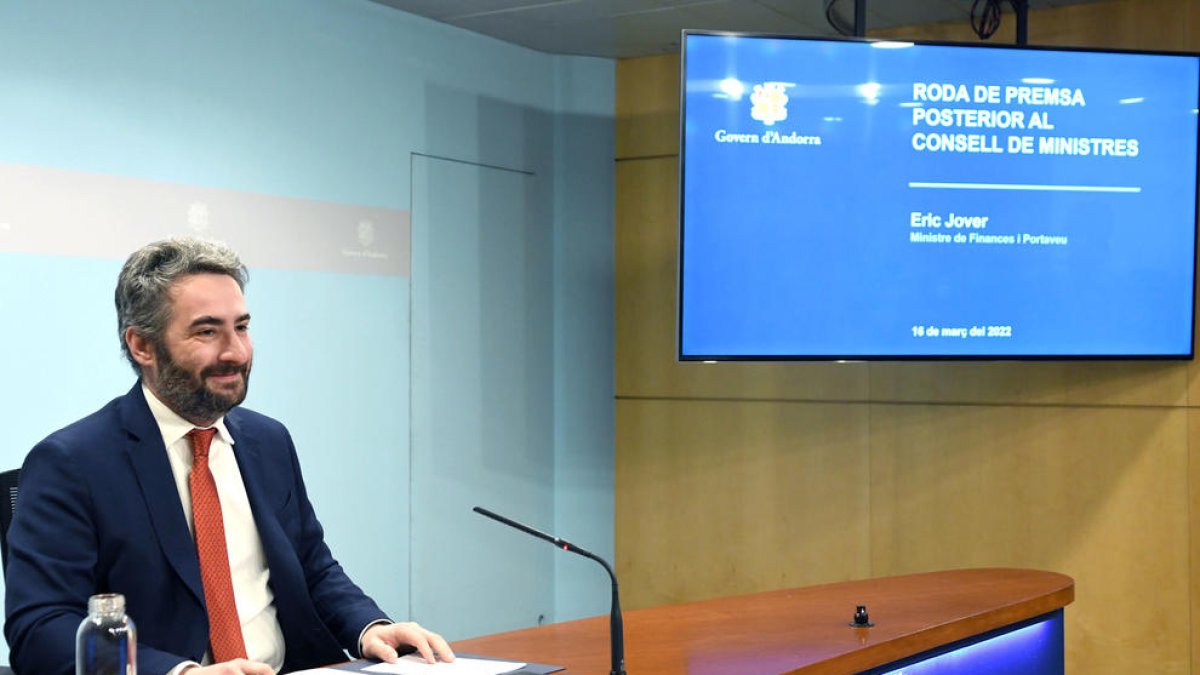 Jover durant la roda de premsa del consell de ministres, ahir.
