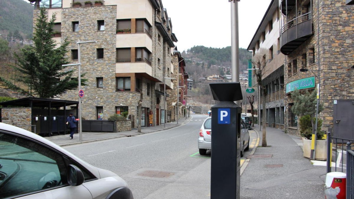 Un dels parquímetres nous instal·lats a Ordino.