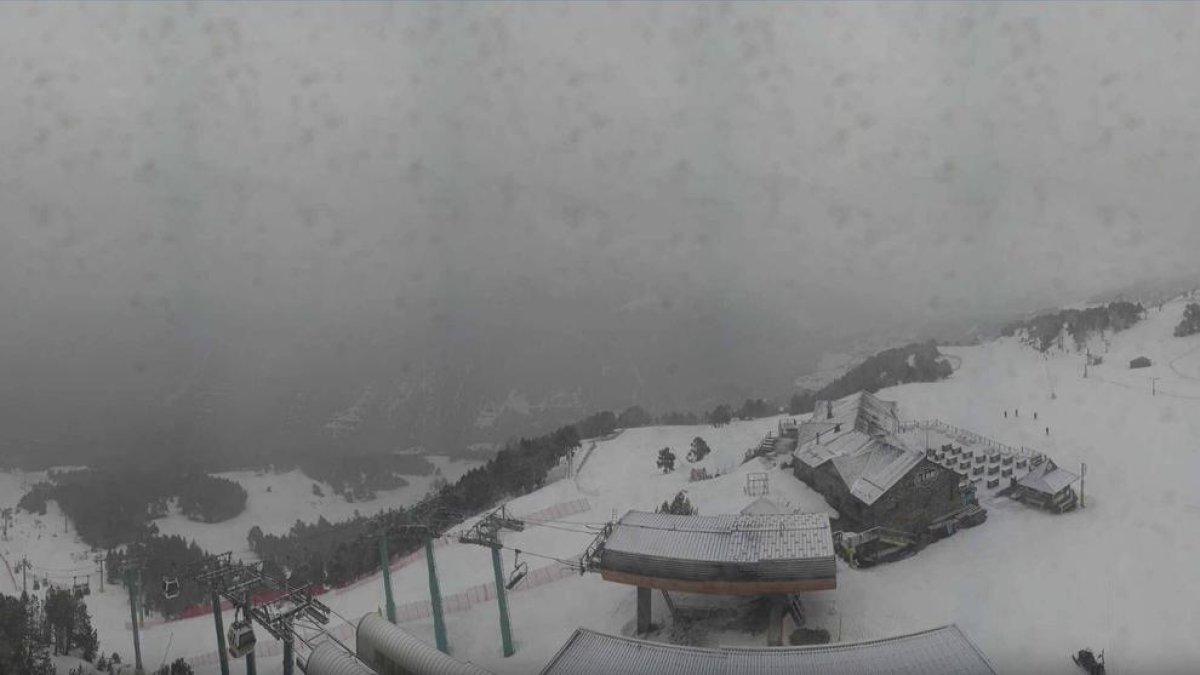 Poden arribar a acumular-se fins a 30 centímetres als cims