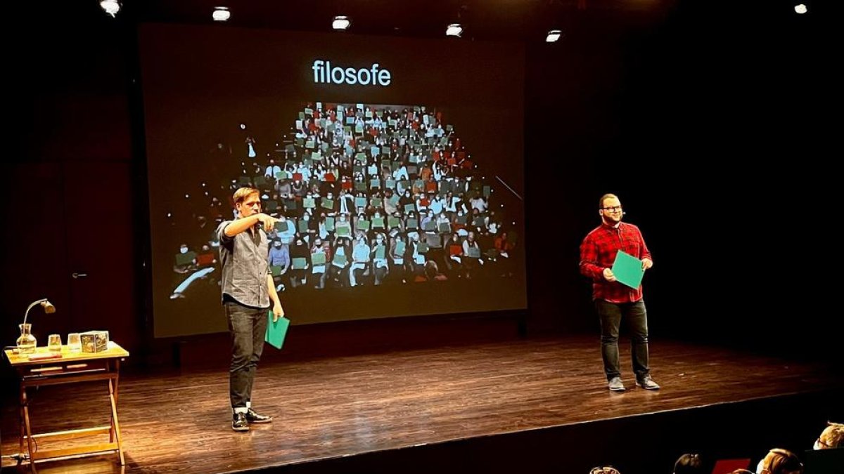 Un moment de la representació de 'La Convivialité'