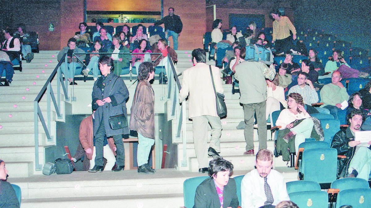 Presentació del Cineclub de les Valls al Teatre Comunal l'abril del 1997.