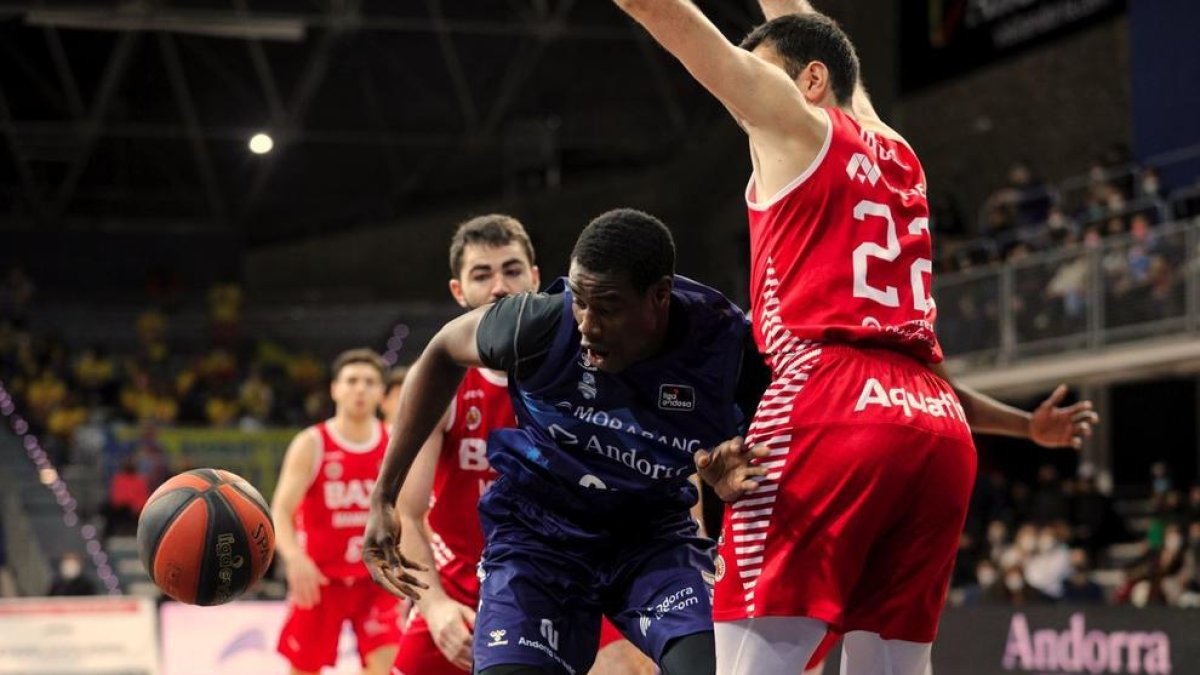 Un moment del partit