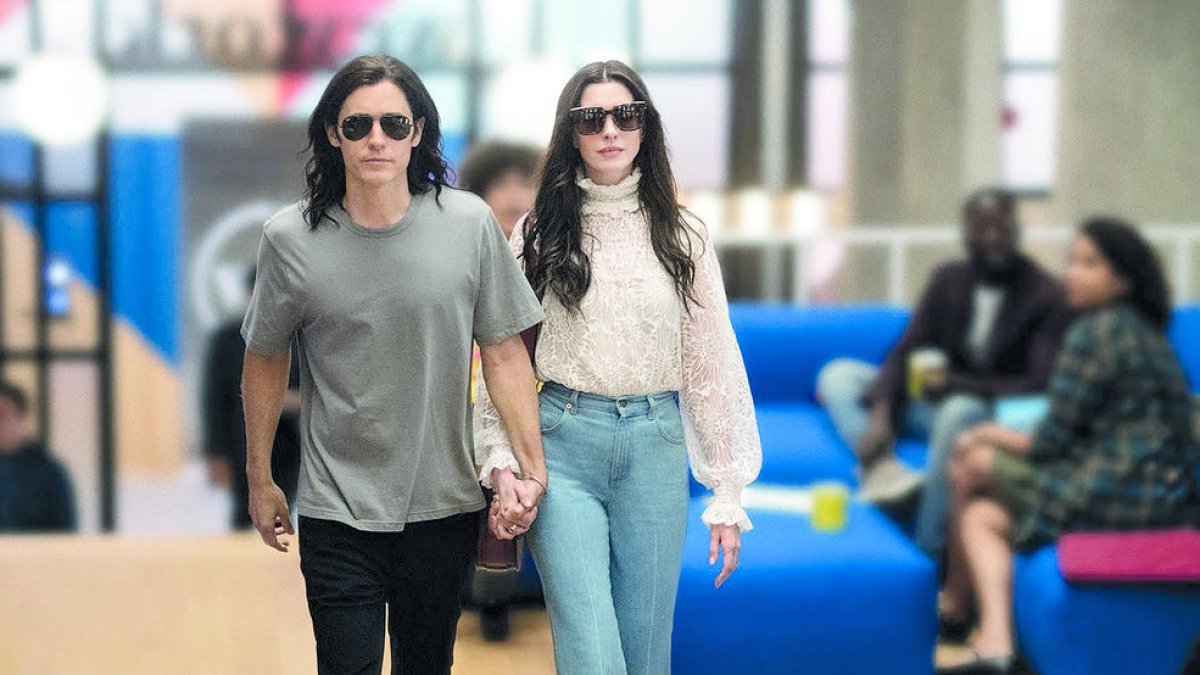 Jared Leto i Anne Hathaway, protagonistes de la sèrie 'WeCrashed'.