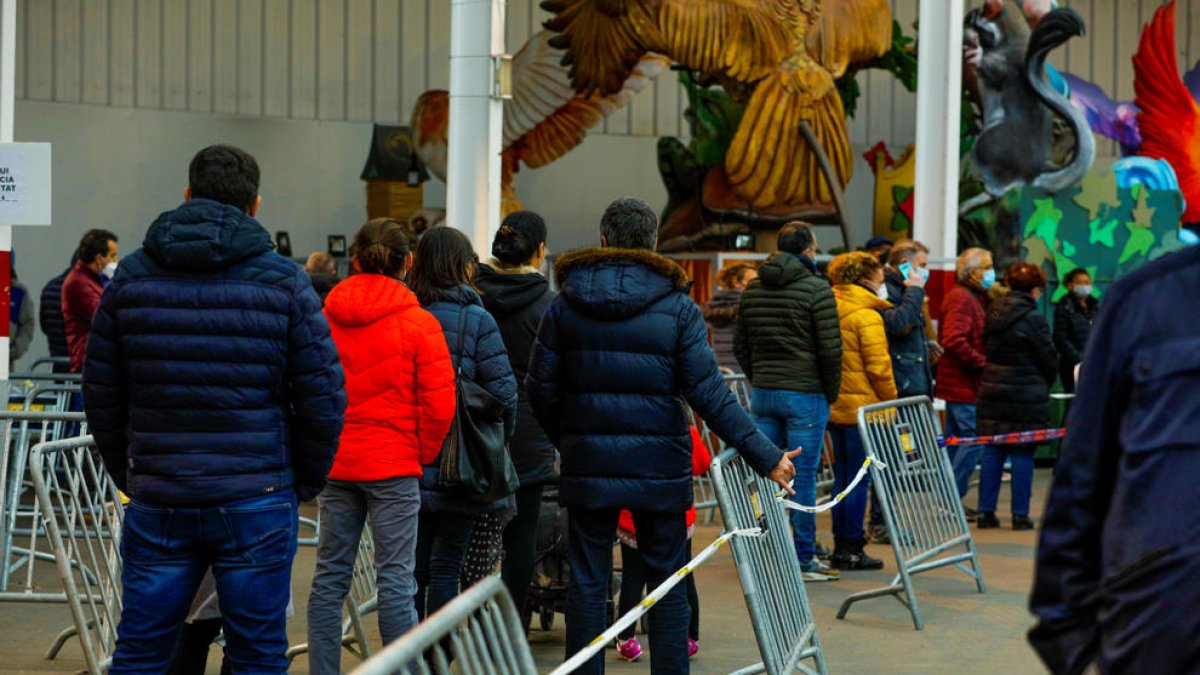 El nombre de casos actius està per sota dels 5.000.