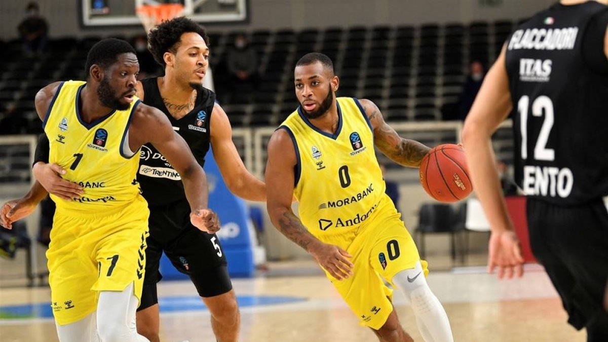 Un moment del partit